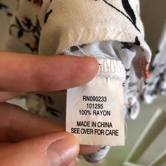 Kendall & Kylie White Floral Deep V-Neck Romper - Picture 10 of 11